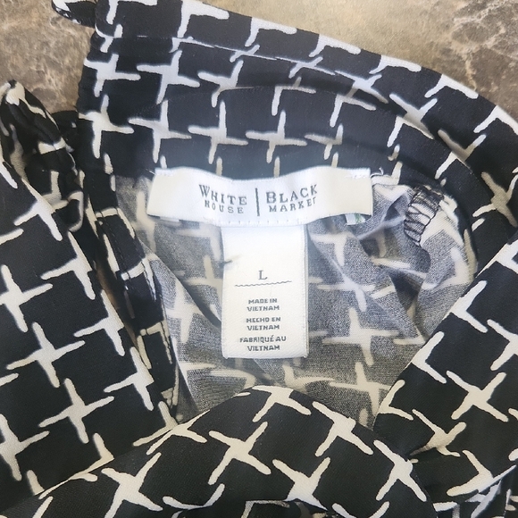White House Black Market Geometric Black and White Blouse - Picture 2 of 3